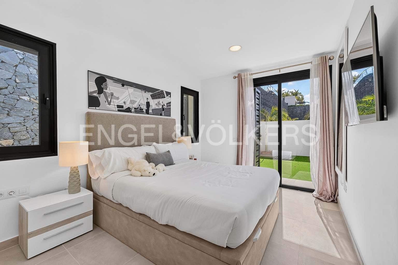 4 slaapkamer Appartement te koop in Costa Adeje met zwembad garage - € 1.490.000 (Ref: 10065382)