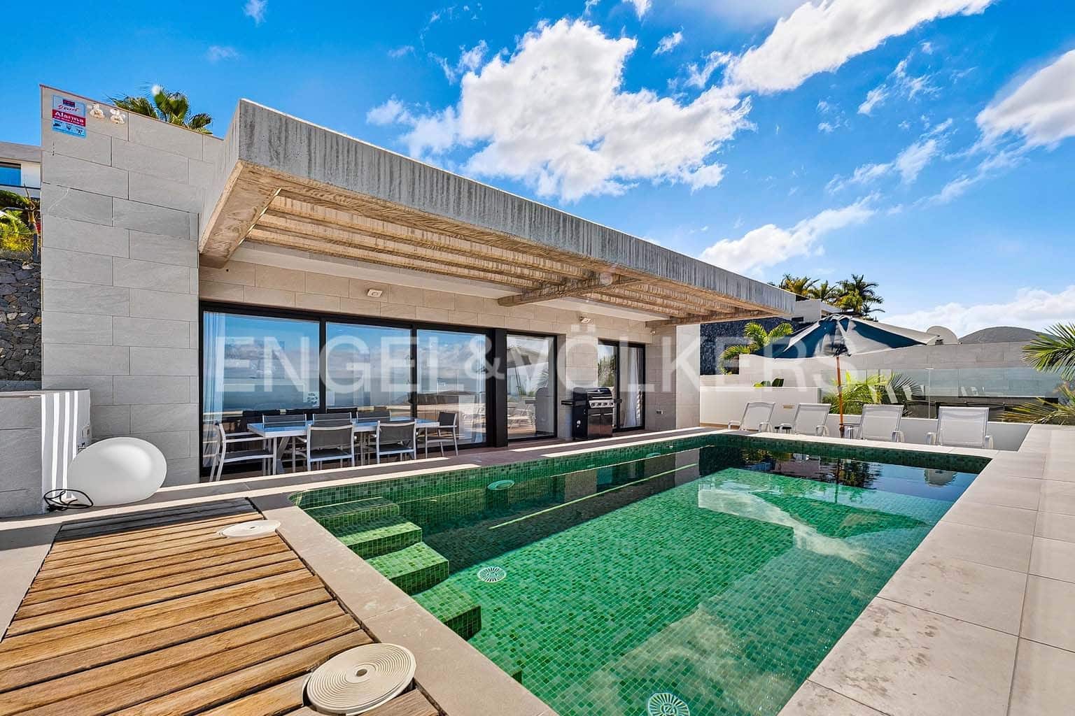 4 slaapkamer Appartement te koop in Costa Adeje met zwembad garage - € 1.490.000 (Ref: 10065382)