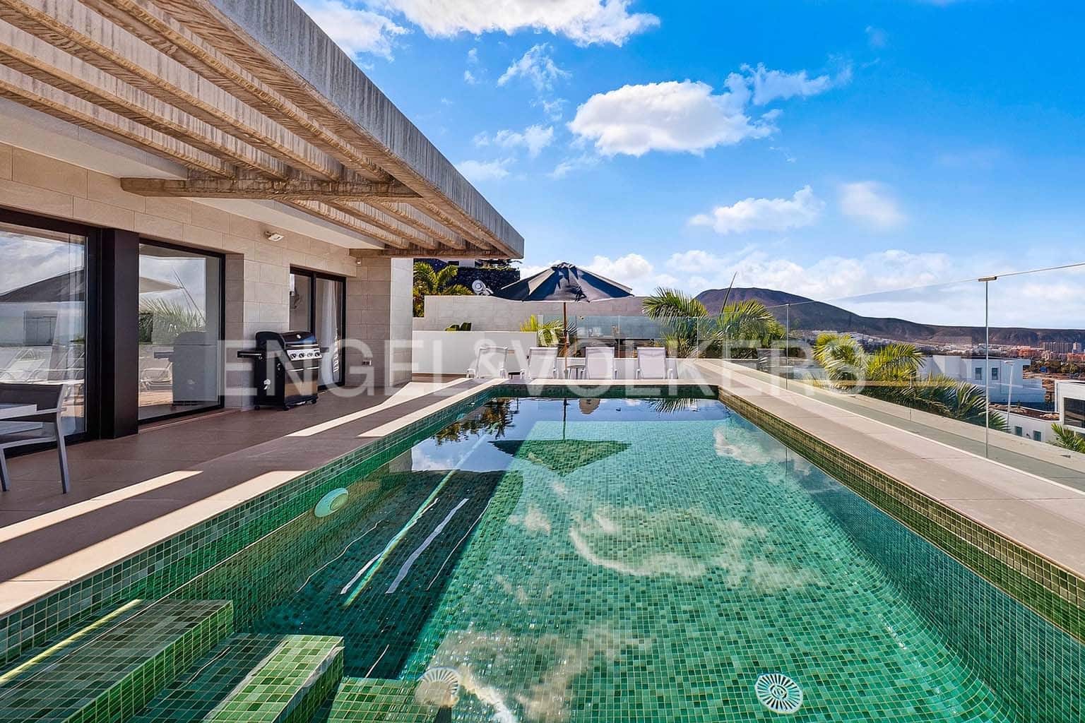 4 slaapkamer Appartement te koop in Costa Adeje met zwembad garage - € 1.490.000 (Ref: 10065382)