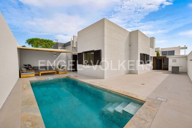 3 soverom Villa til salgs i El Medano, Granadilla de Abona med svømmebasseng garasje - € 1 100 000 (Ref: 10065591)