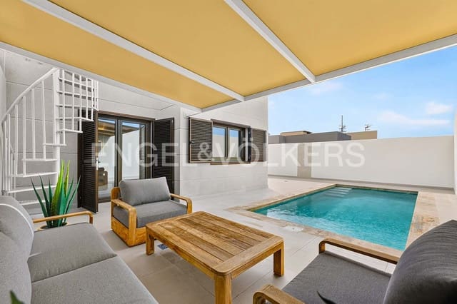 3 soverom Villa til salgs i El Medano, Granadilla de Abona med svømmebasseng garasje - € 1 100 000 (Ref: 10065591)