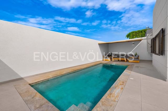 3 soverom Villa til salgs i El Medano, Granadilla de Abona med svømmebasseng garasje - € 1 100 000 (Ref: 10065591)