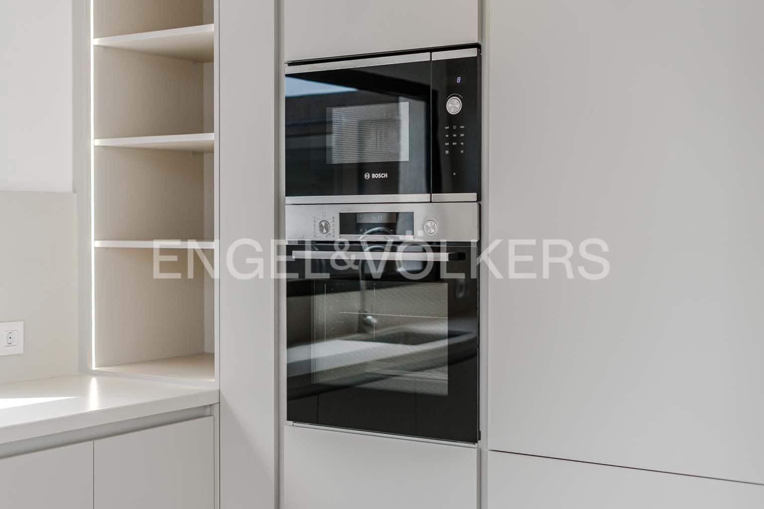 3 soverom Villa til salgs i El Medano med svømmebasseng garasje - € 1 100 000 (Ref: 10065591)