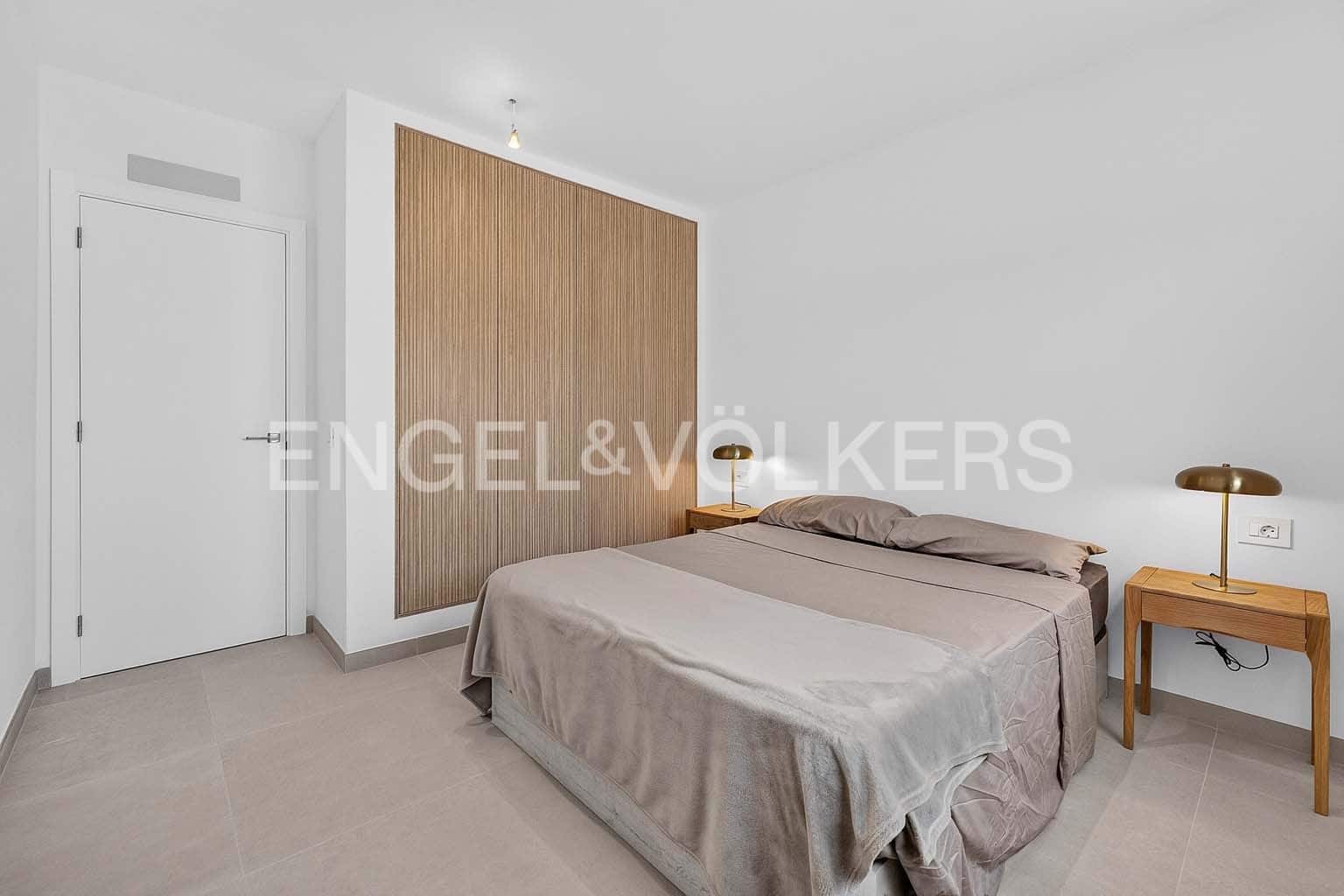 3 soverom Villa til salgs i El Medano med svømmebasseng garasje - € 1 100 000 (Ref: 10065591)