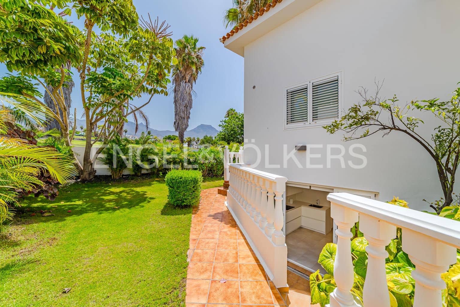 5 soverom Villa til salgs i Costa Adeje med svømmebasseng garasje - € 3 300 000 (Ref: 10078990)