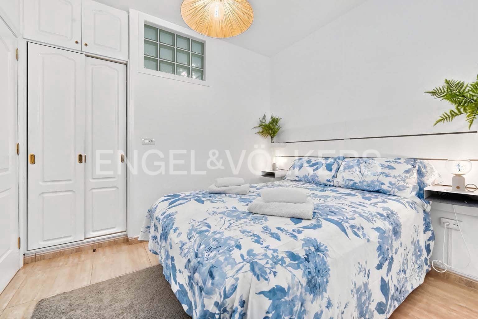 Apartamento de 3 habitaciones en Los Cristianos en venta con piscina - 750.000 € (Ref: 10095470)