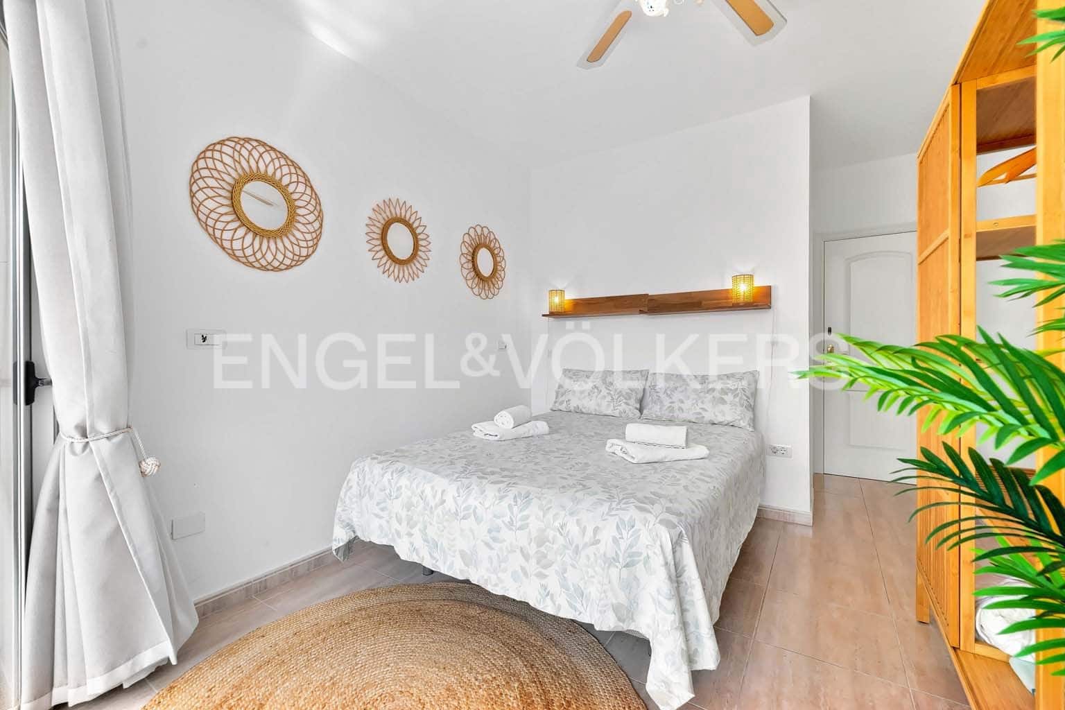 Apartamento de 3 habitaciones en Los Cristianos en venta con piscina - 750.000 € (Ref: 10095470)