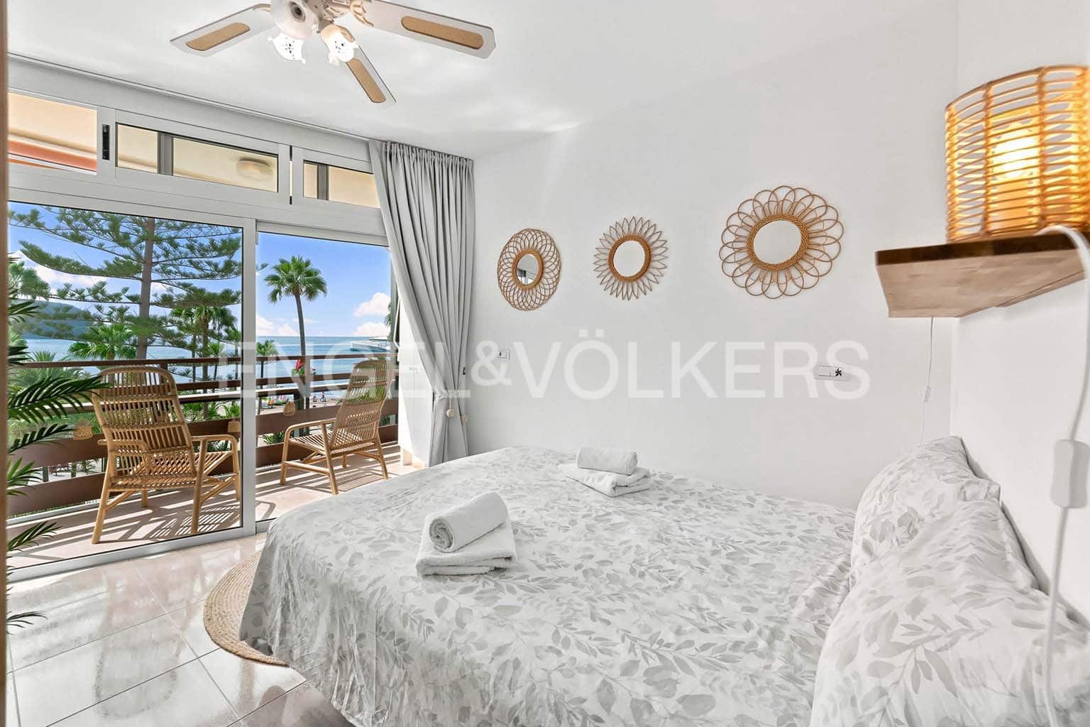 Apartamento de 3 habitaciones en Los Cristianos en venta con piscina - 750.000 € (Ref: 10095470)