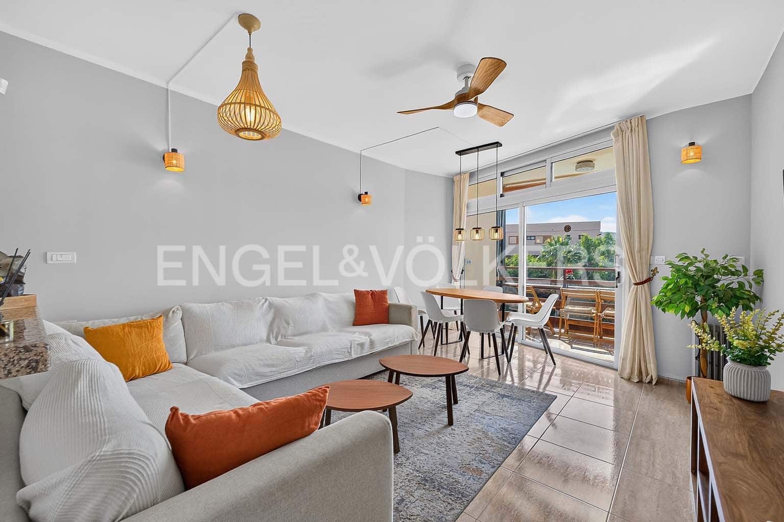 Apartamento de 3 habitaciones en Los Cristianos en venta con piscina - 750.000 € (Ref: 10095470)