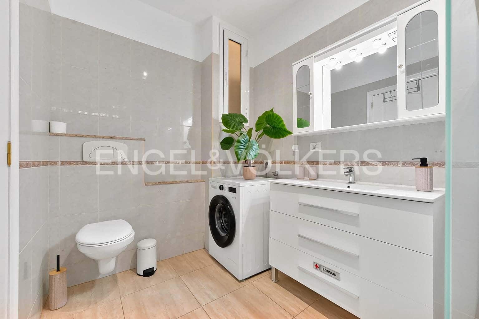 Apartamento de 3 habitaciones en Los Cristianos en venta con piscina - 750.000 € (Ref: 10095470)