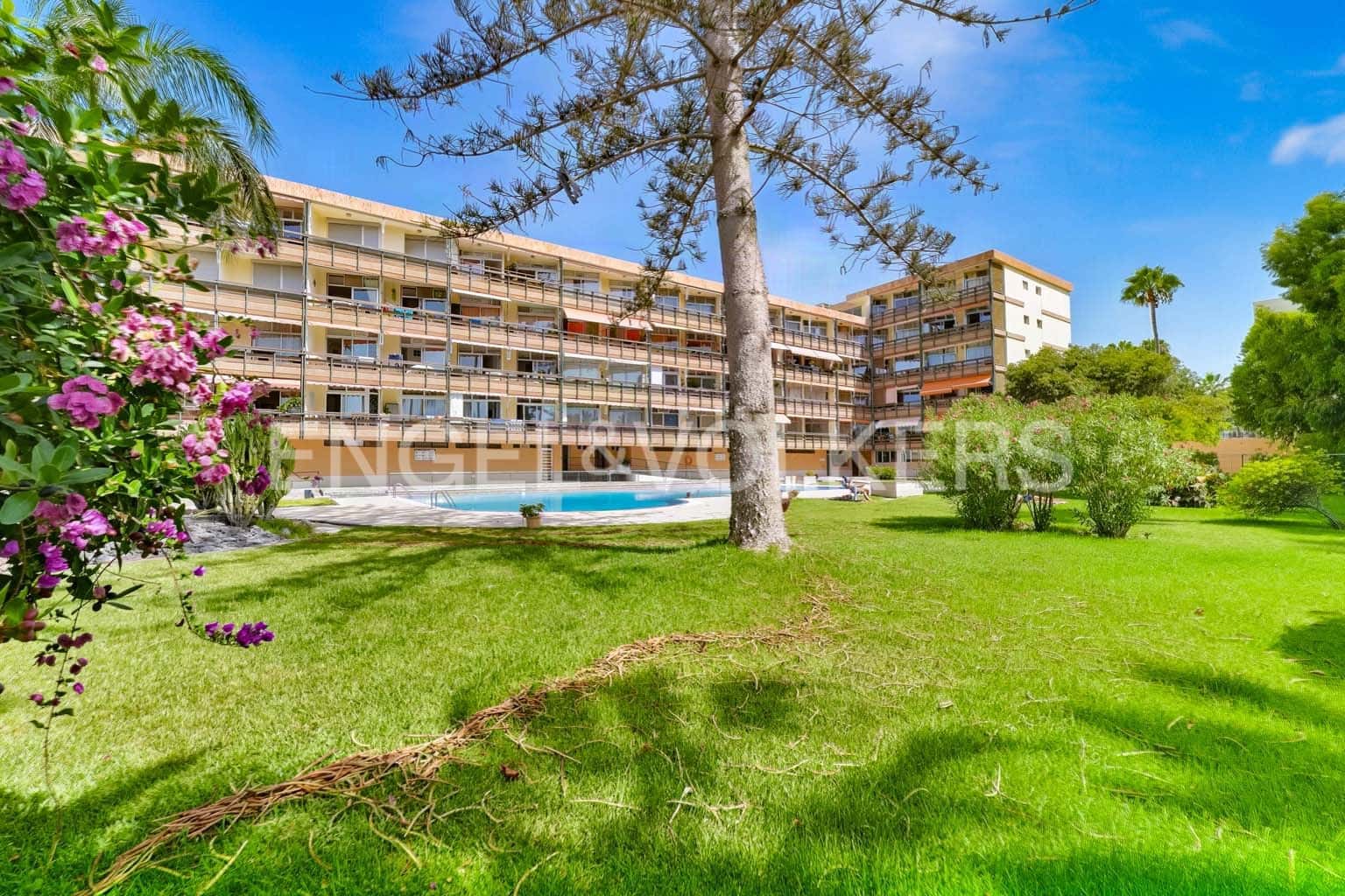 Apartamento de 3 habitaciones en Los Cristianos en venta con piscina - 750.000 € (Ref: 10095470)