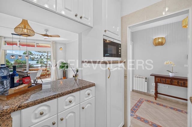 Apartamento de 3 habitaciones en Los Cristianos, Arona en venta con piscina - 750.000 € (Ref: 10095470)