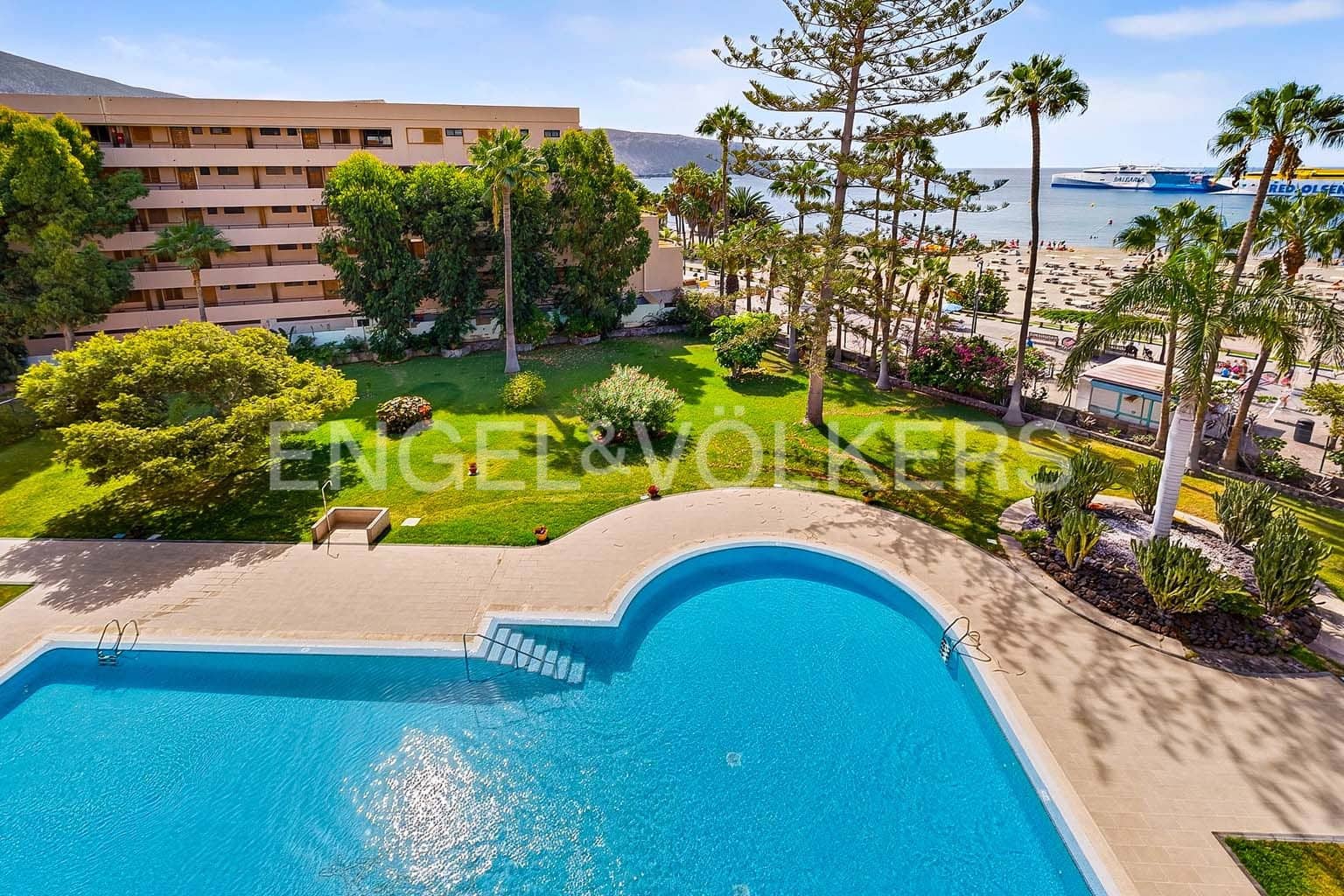 Apartamento de 3 habitaciones en Los Cristianos en venta con piscina - 750.000 € (Ref: 10095470)