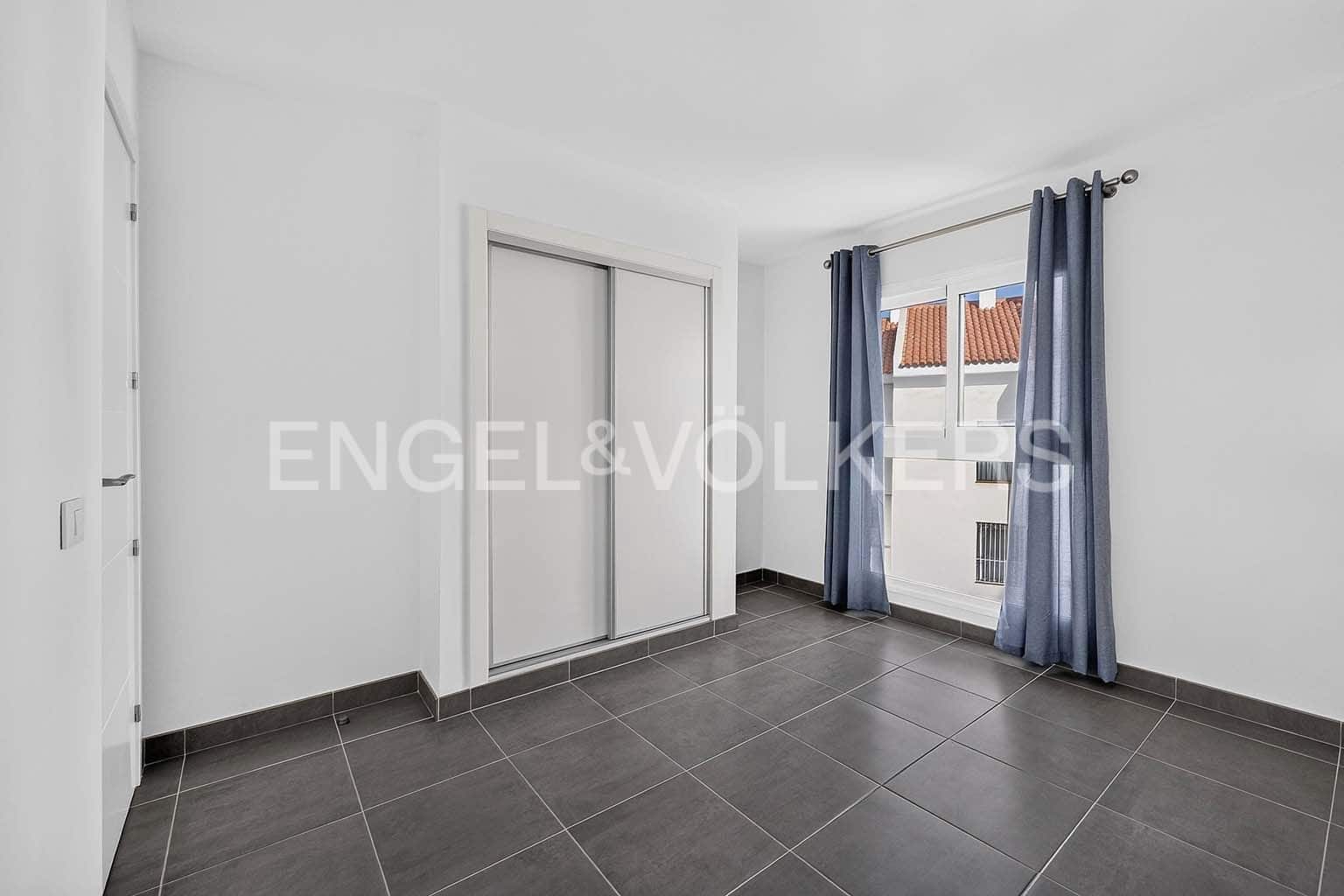 2 chambre Appartement à vendre à Los Cristianos avec piscine - 360 000 € (Ref: 10095471)
