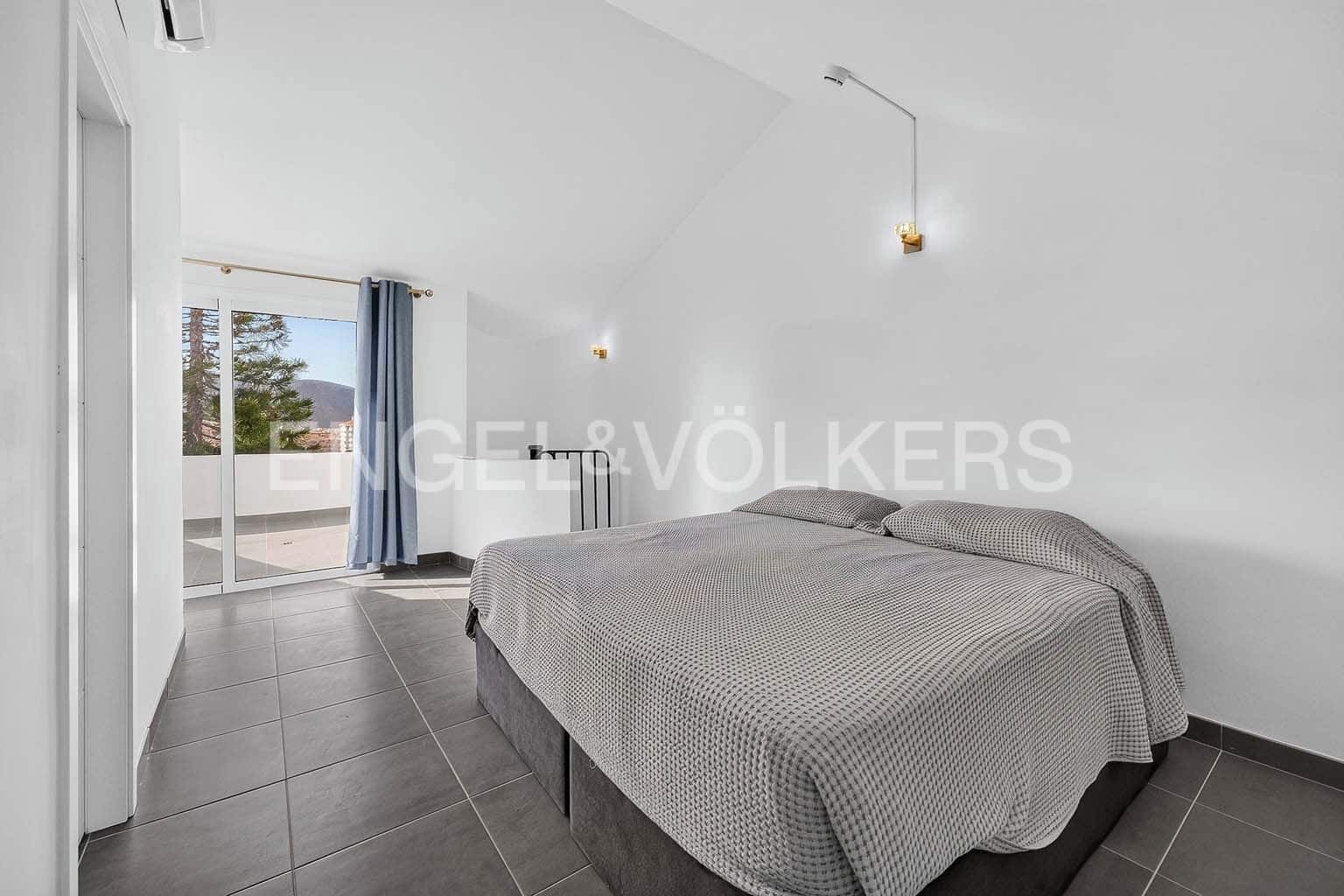 2 chambre Appartement à vendre à Los Cristianos avec piscine - 360 000 € (Ref: 10095471)