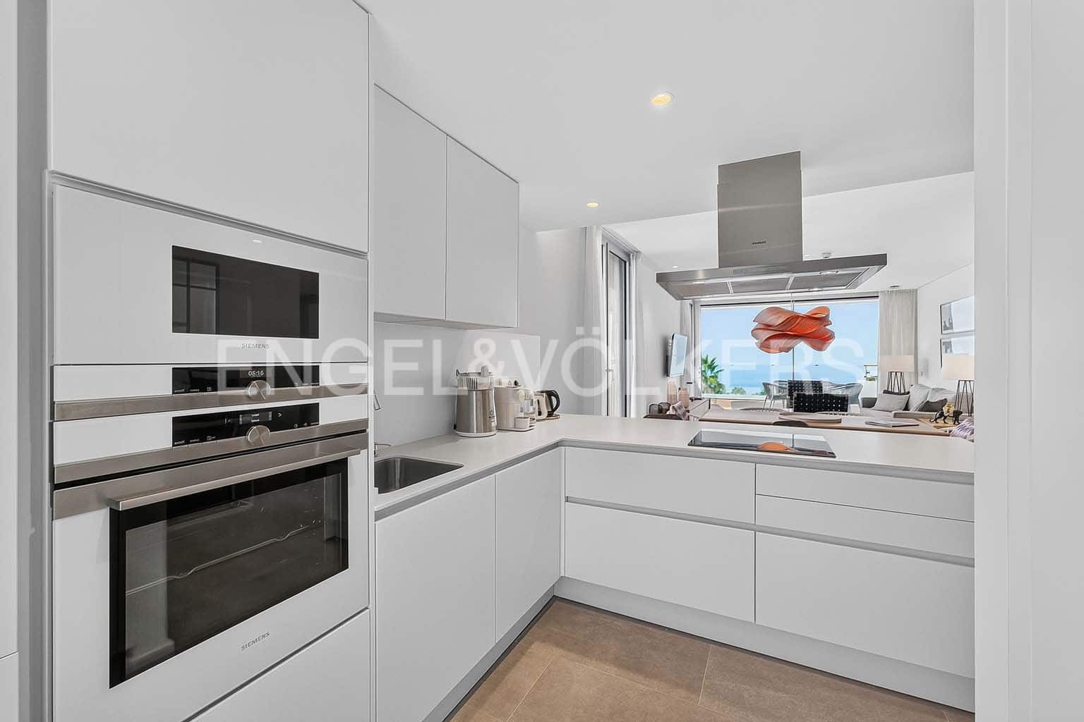 2 quarto Apartamento para venda em Guia de Isora com piscina garagem - 1 150 000 € (Ref: 10113290)