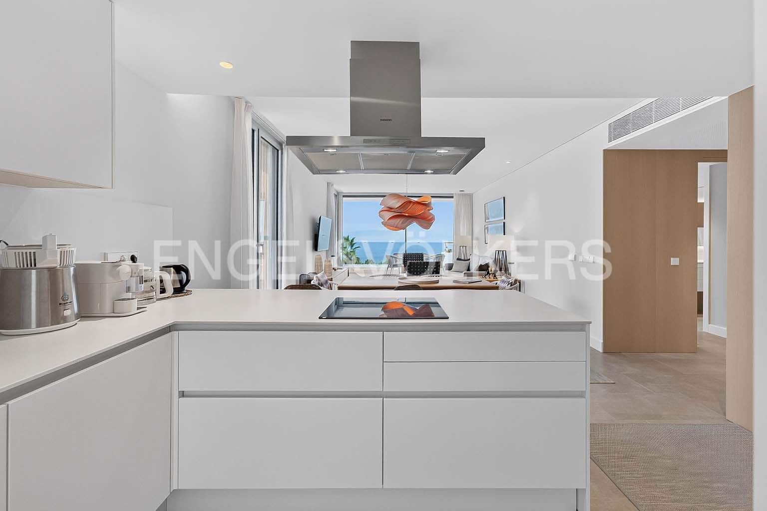 2 quarto Apartamento para venda em Guia de Isora com piscina garagem - 1 150 000 € (Ref: 10113290)