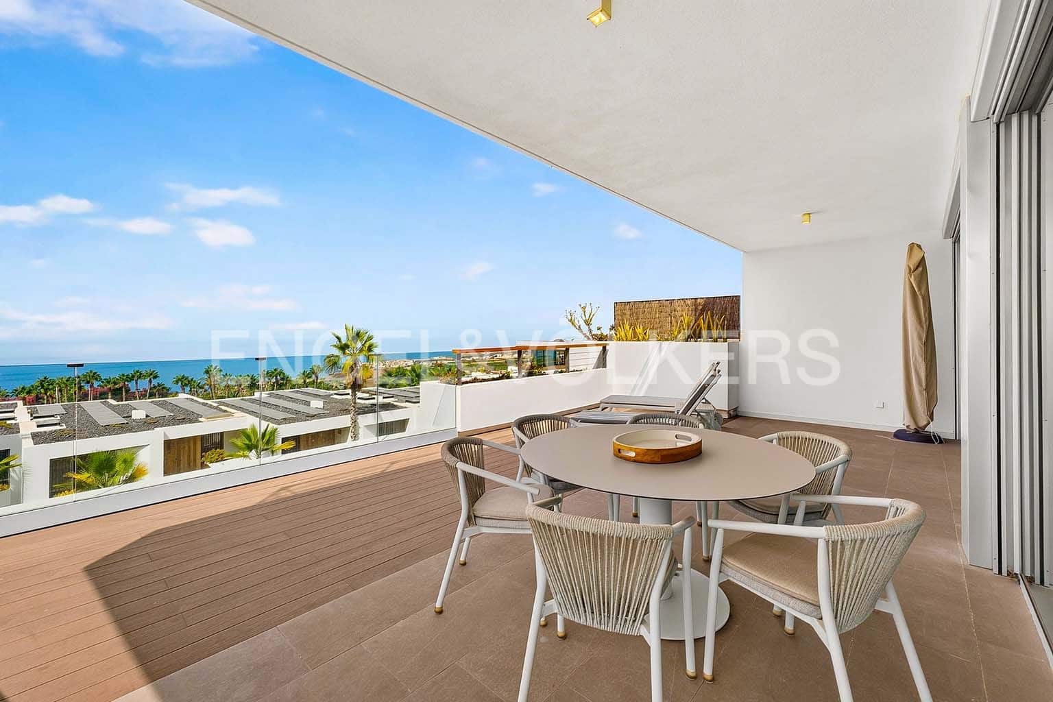 2 quarto Apartamento para venda em Guia de Isora com piscina garagem - 1 150 000 € (Ref: 10113290)