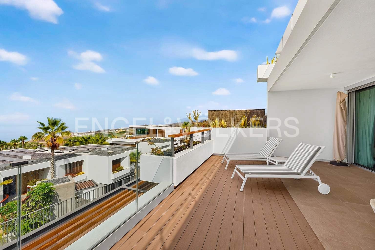 2 quarto Apartamento para venda em Guia de Isora com piscina garagem - 1 150 000 € (Ref: 10113290)