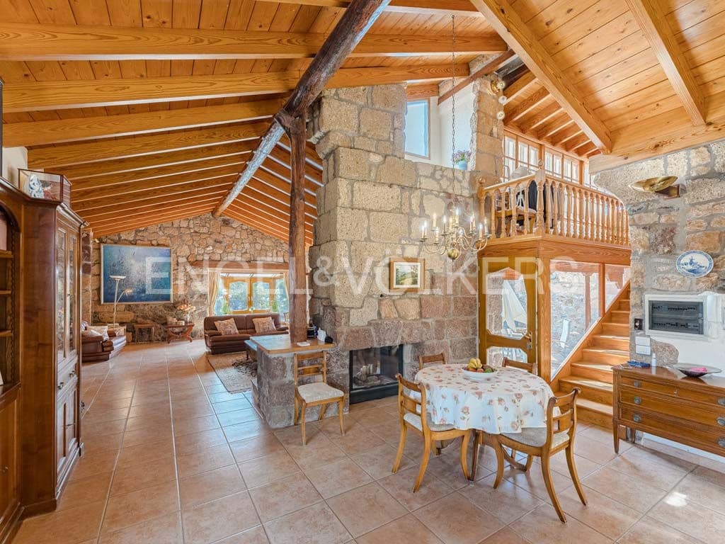3 bedroom Villa for sale in Arona with pool garage - € 2,800,000 (Ref: 10113292)