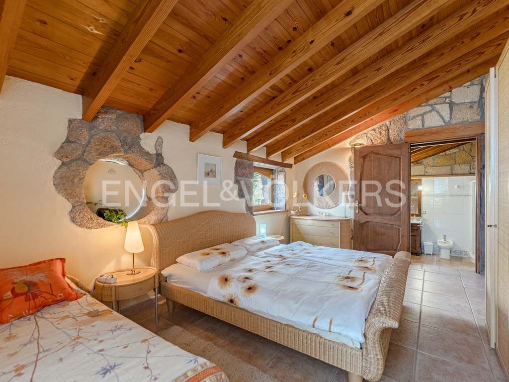 3 bedroom Villa for sale in Arona with pool garage - € 2,800,000 (Ref: 10113292)