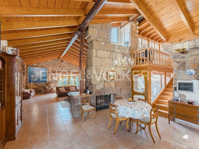 3 bedroom Villa for sale in Arona with pool garage - € 2,800,000 (Ref: 10113292)