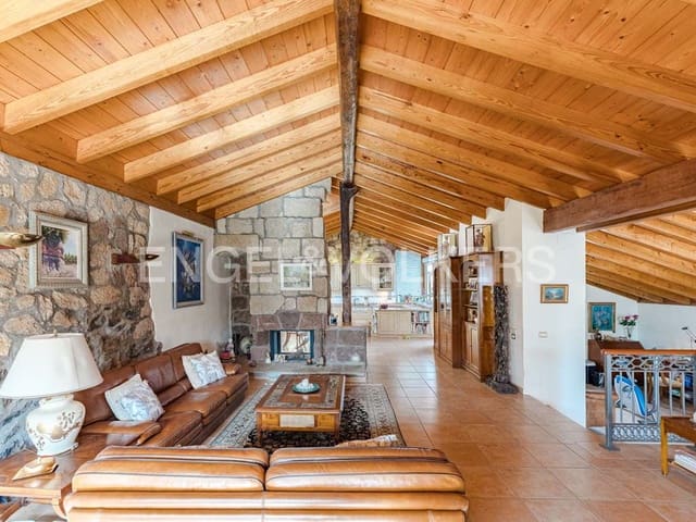 3 bedroom Villa for sale in Arona with pool garage - € 2,800,000 (Ref: 10113292)