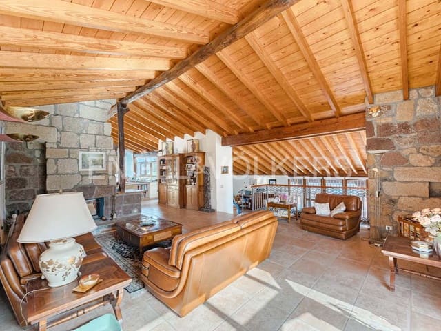3 bedroom Villa for sale in Arona with pool garage - € 2,800,000 (Ref: 10113292)