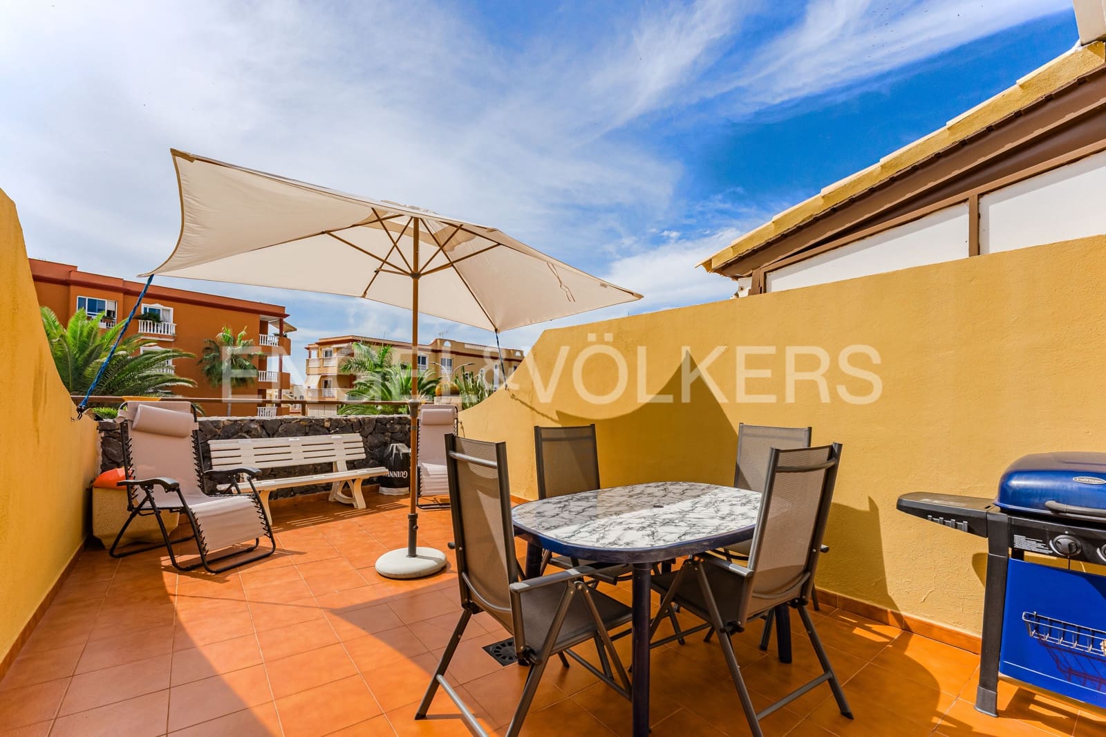 2 chambre Villa/Maison à vendre à Callao Salvaje avec piscine garage - 348 000 € (Ref: 10172289)