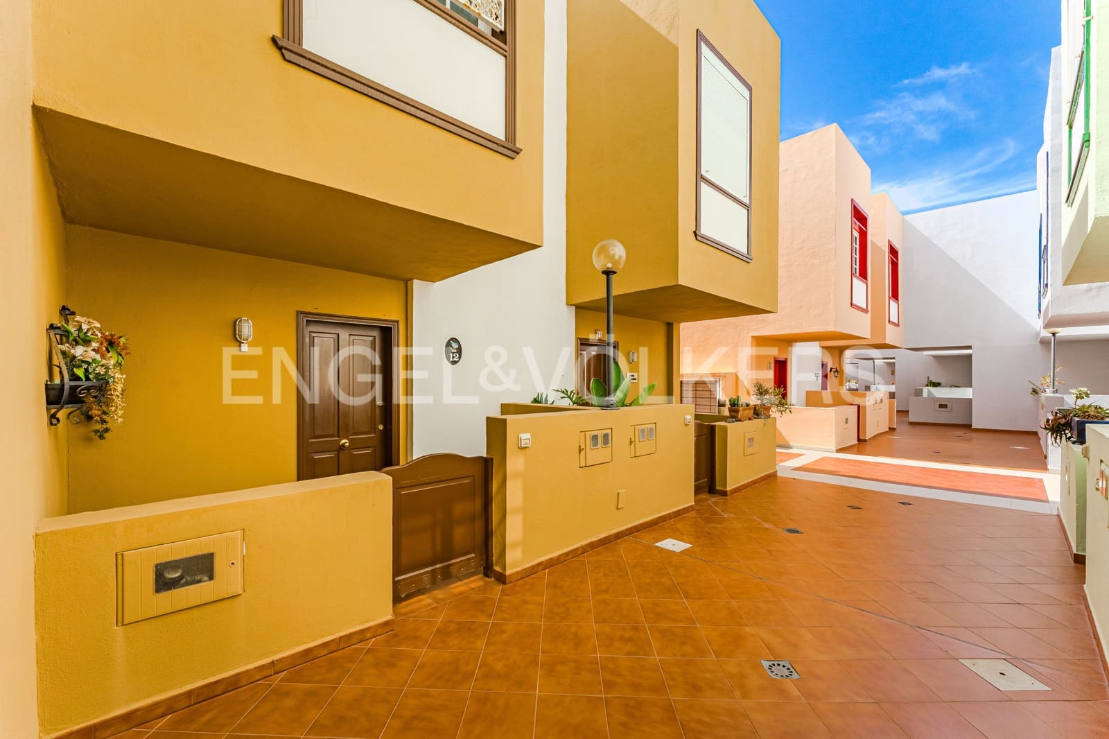 2 chambre Villa/Maison à vendre à Callao Salvaje avec piscine garage - 348 000 € (Ref: 10172289)