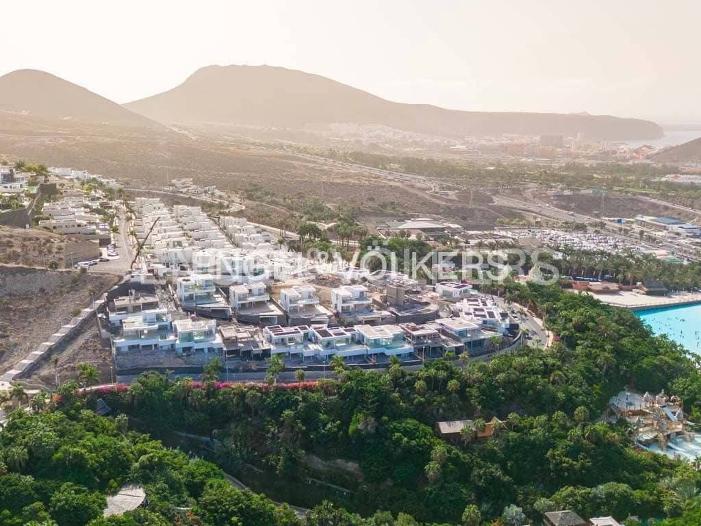 3 bedroom Villa for sale in Costa Adeje with pool - € 2,700,000 (Ref: 7019838)