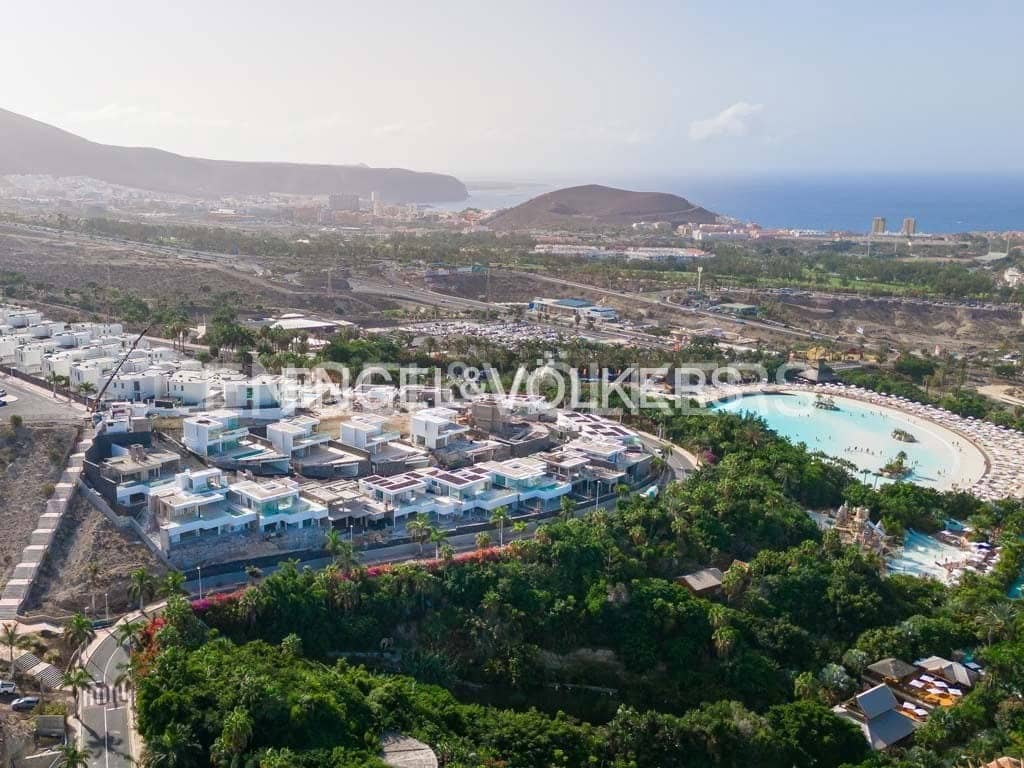 3 bedroom Villa for sale in Costa Adeje with pool - € 2,700,000 (Ref: 7019838)