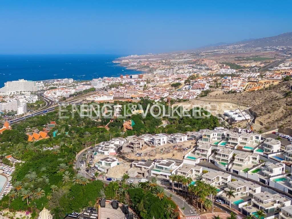 3 bedroom Villa for sale in Costa Adeje with pool - € 2,700,000 (Ref: 7019838)