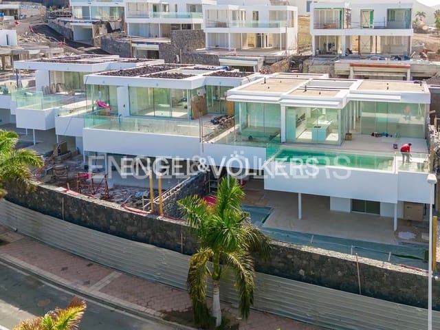 3 bedroom Villa for sale in Costa Adeje, Adeje with pool - € 2,700,000 (Ref: 7019838)