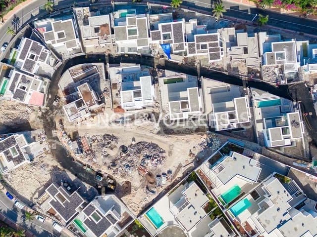 3 bedroom Villa for sale in Costa Adeje, Adeje with pool - € 2,700,000 (Ref: 7019838)