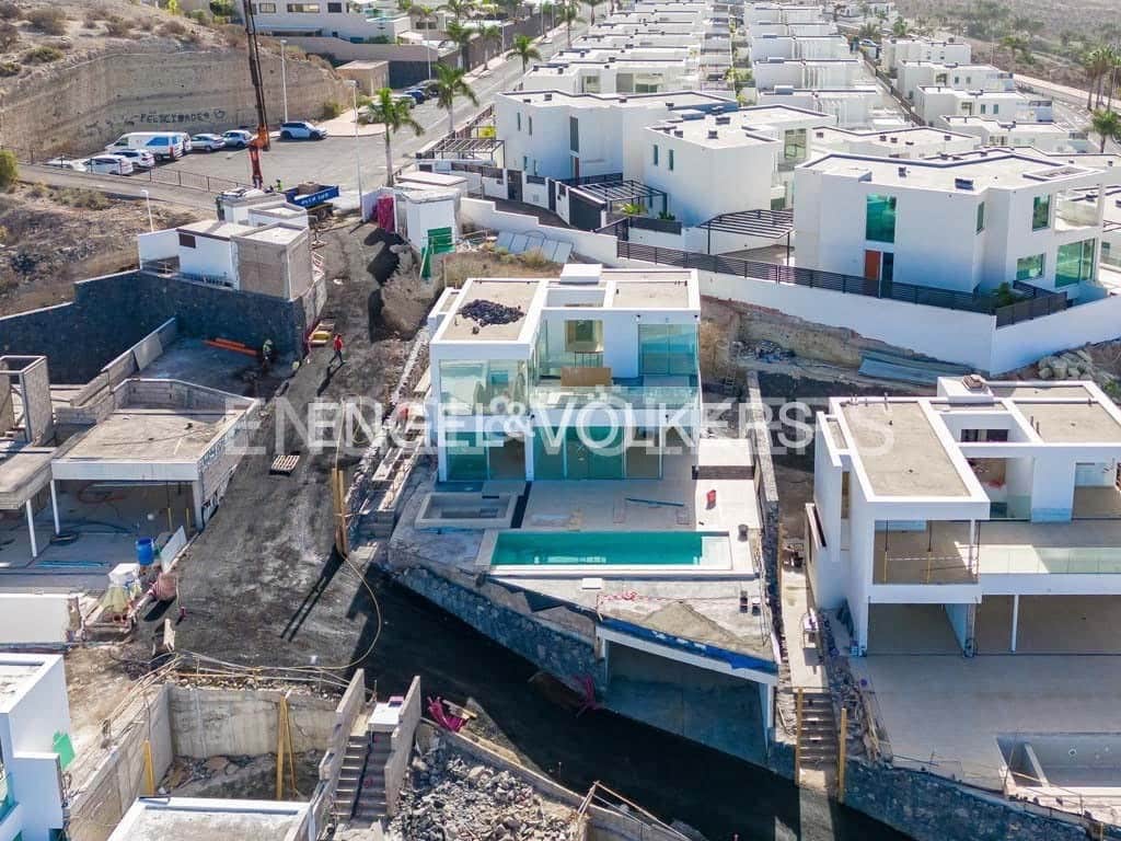 3 bedroom Villa for sale in Costa Adeje with pool - € 2,700,000 (Ref: 7019838)