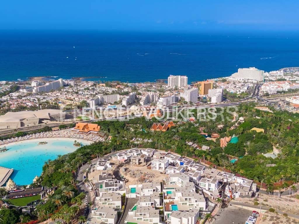 3 bedroom Villa for sale in Costa Adeje with pool - € 2,700,000 (Ref: 7019838)