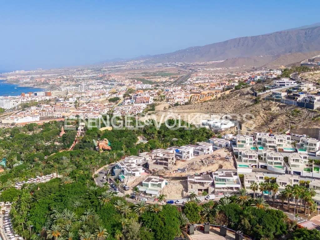 3 bedroom Villa for sale in Costa Adeje with pool - € 2,700,000 (Ref: 7019838)