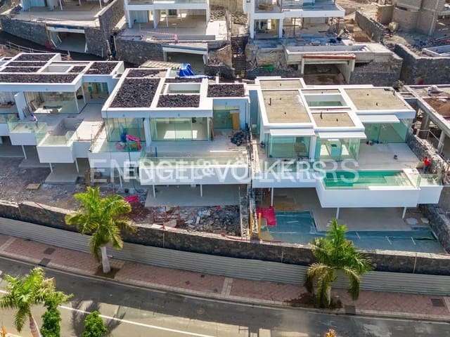 3 bedroom Villa for sale in Costa Adeje, Adeje with pool - € 2,700,000 (Ref: 7019838)