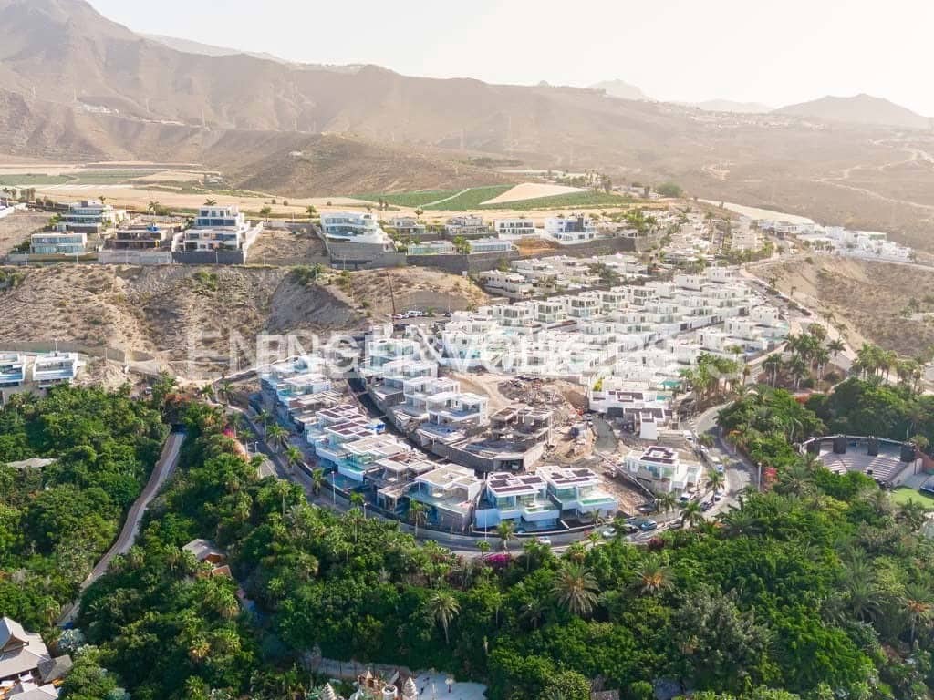 3 bedroom Villa for sale in Costa Adeje with pool - € 2,700,000 (Ref: 7019838)