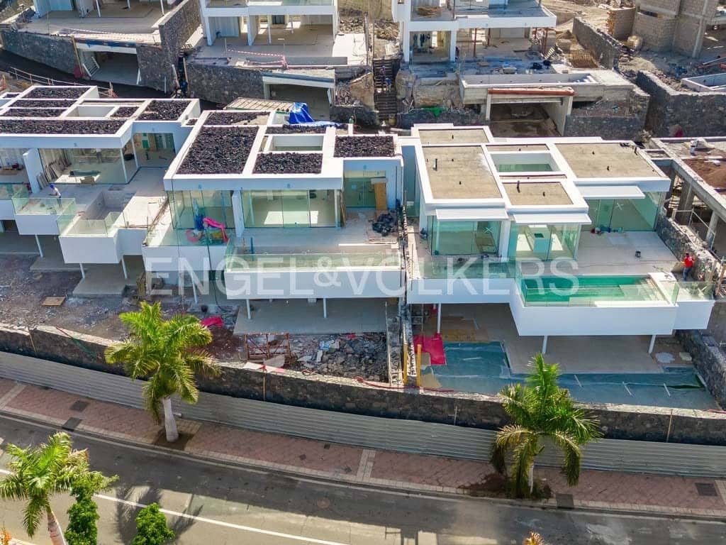 3 bedroom Villa for sale in Costa Adeje with pool - € 2,700,000 (Ref: 7019838)