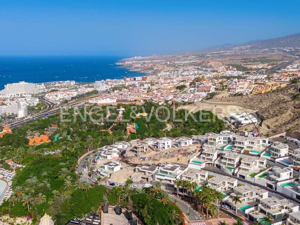 3 bedroom Villa for sale in Costa Adeje with pool - € 2,700,000 (Ref: 7019838)