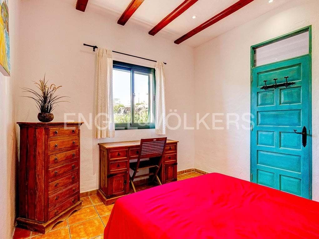 4 soveværelse Villa til salg i Charco del Pino med garage - € 489.000 (Ref: 7143265)