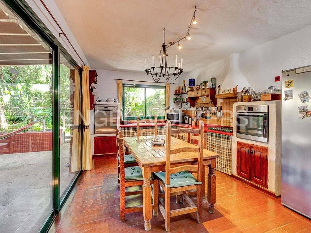 4 soveværelse Villa til salg i Charco del Pino med garage - € 489.000 (Ref: 7143265)