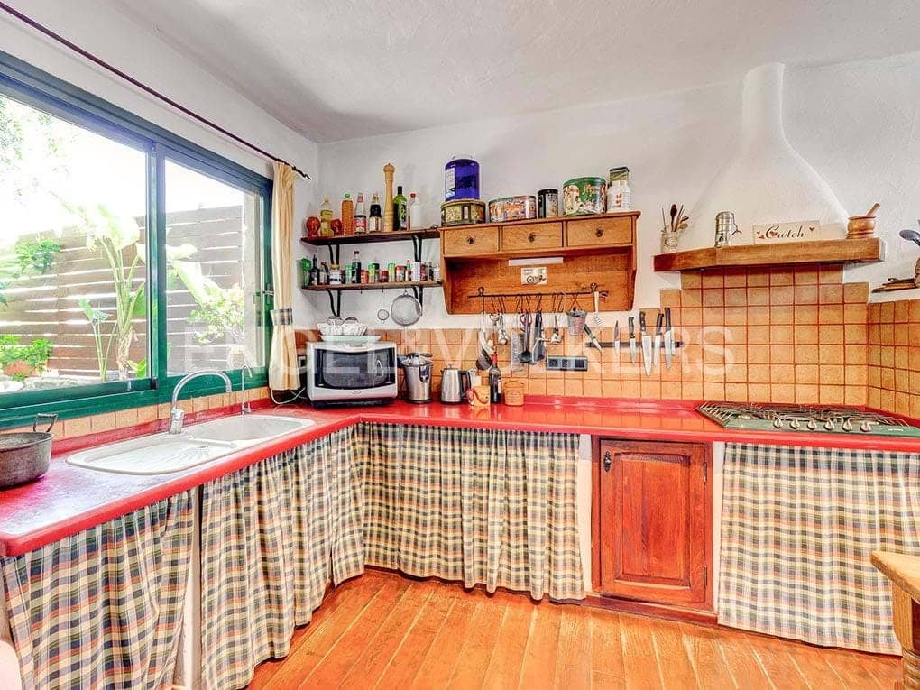 4 soveværelse Villa til salg i Charco del Pino med garage - € 489.000 (Ref: 7143265)