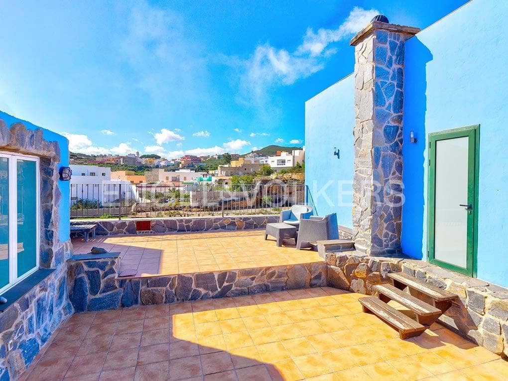 4 soveværelse Villa til salg i Charco del Pino med garage - € 489.000 (Ref: 7143265)