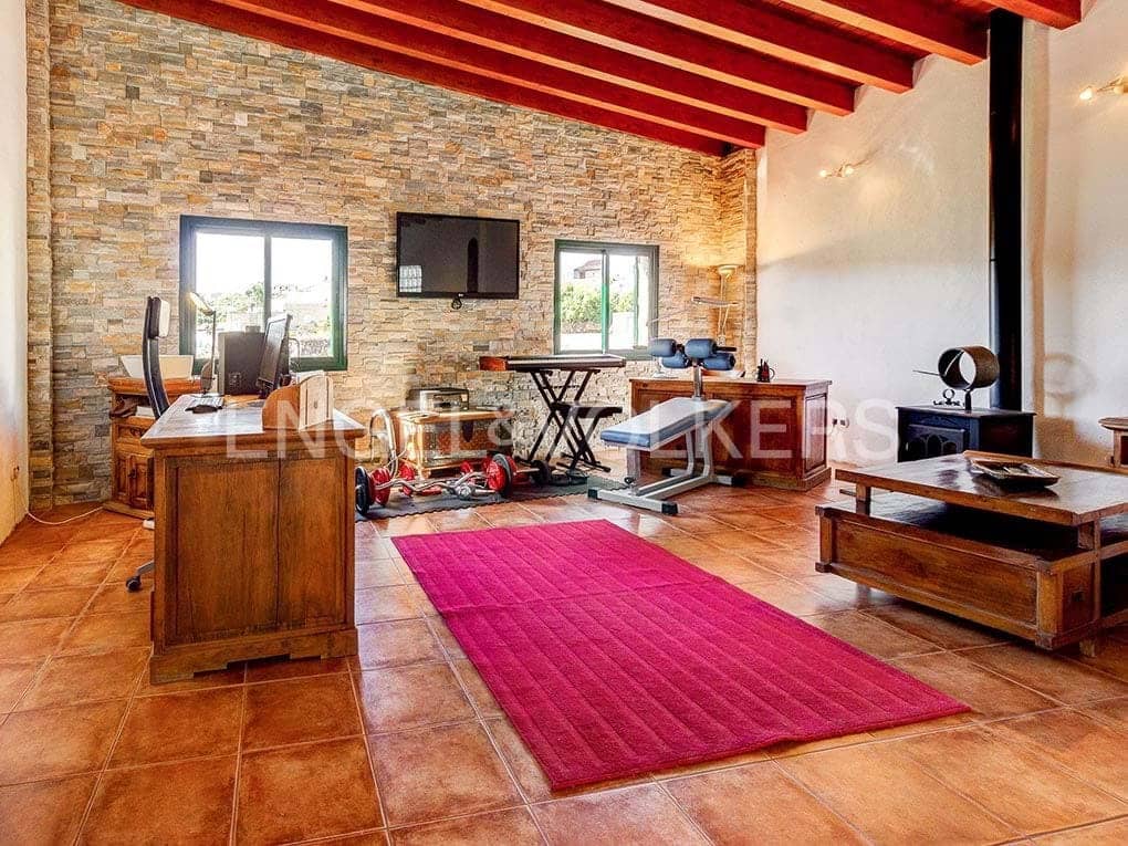 4 soveværelse Villa til salg i Charco del Pino med garage - € 489.000 (Ref: 7143265)