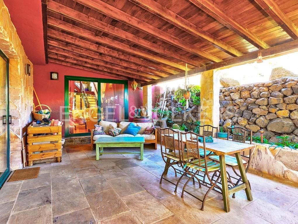 4 soveværelse Villa til salg i Charco del Pino med garage - € 489.000 (Ref: 7143265)