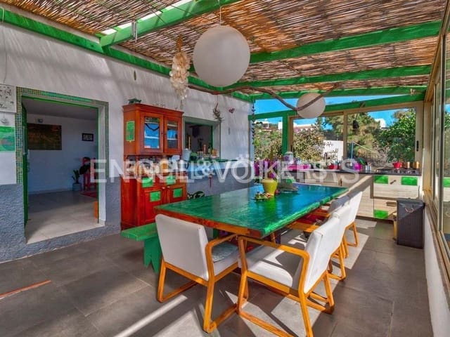 10 soverom Villa til salgs i Granadilla de Abona med garasje - € 575 000 (Ref: 7430028)