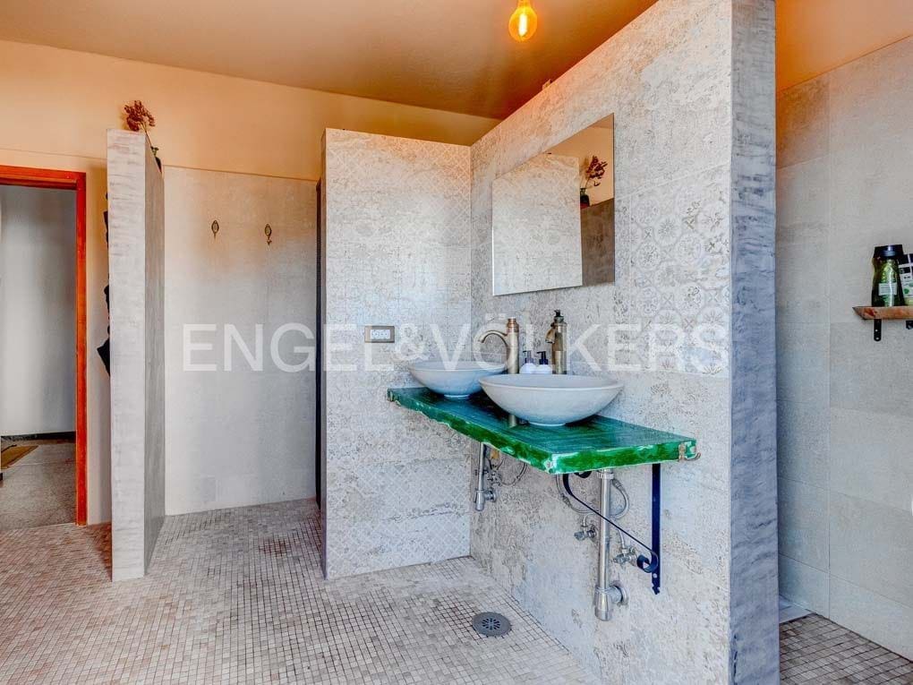 10 bedroom Villa for sale in Granadilla de Abona with garage - € 660,000 (Ref: 7430028)